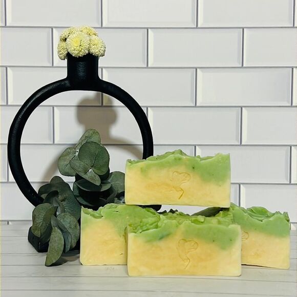 4 Bars Of Avocado Handmade Soap - Picture 2 of 2